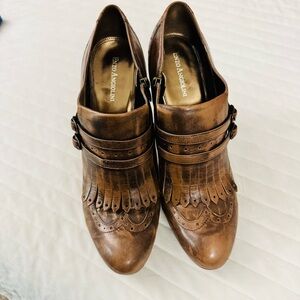 Enzo Angiolini Easena Wingtip Brown Leather Bootie Heels - Size 11M